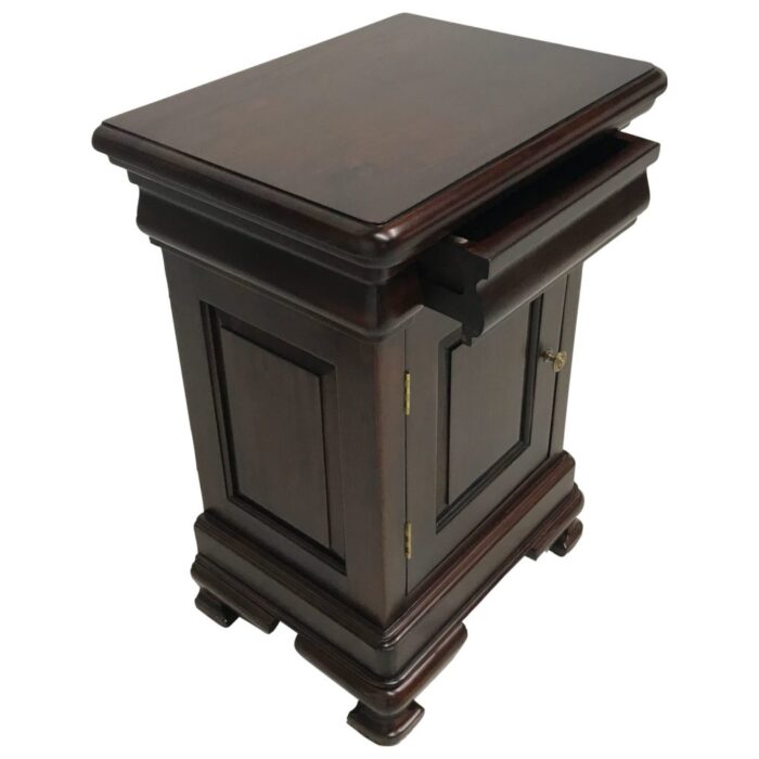 BUA0029B-Bedside-Vanessa-1-Door-Right-Angle02-Sotran-1-scaled-e1598280482940.jpg