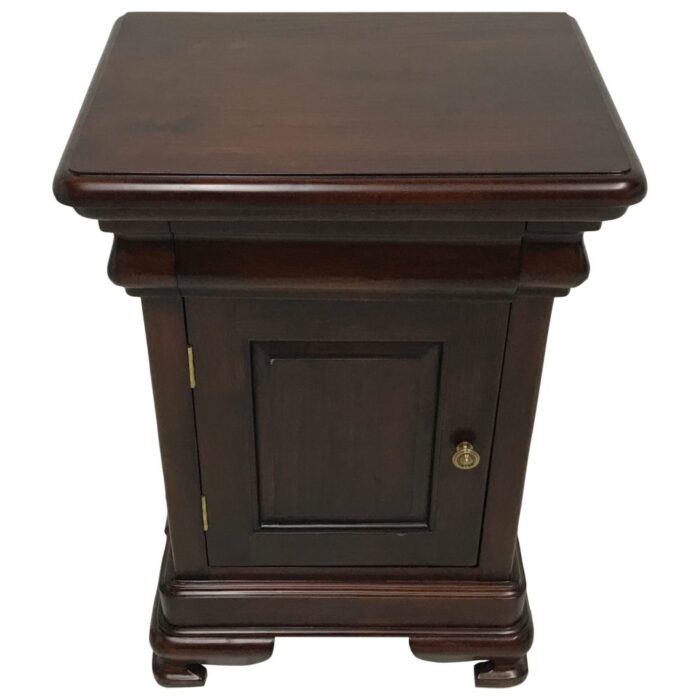 BUA0029B-Bedside-Vanessa-1-Door-Right-Top-Sotran-1-scaled-e1598280570530.jpg