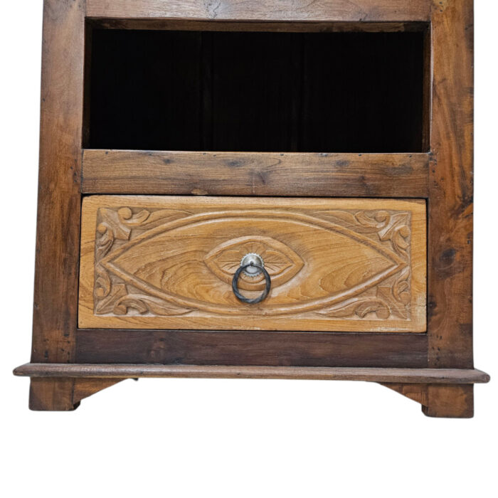 Carved-2-Tone-Bedside-Pedestal-Bottom.jpg