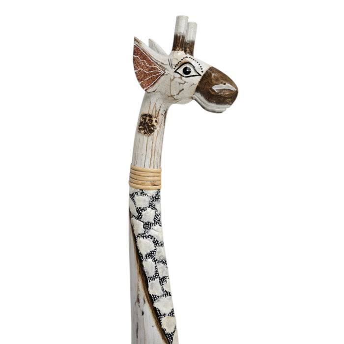 Emmy-Giraffe-Standing-150cm-Close-Up.jpg