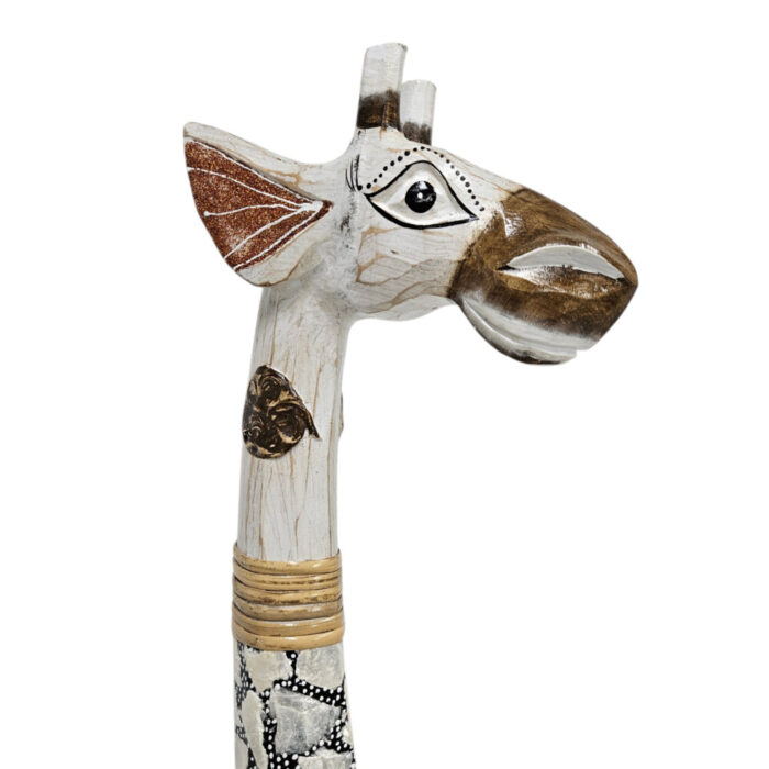 Emmy-Giraffe-Standing-180cm-Close-Head.jpg