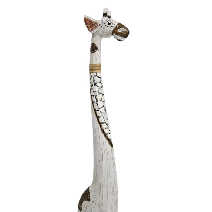 Emmy-Giraffe-Standing-180cm-Close-Up.jpg