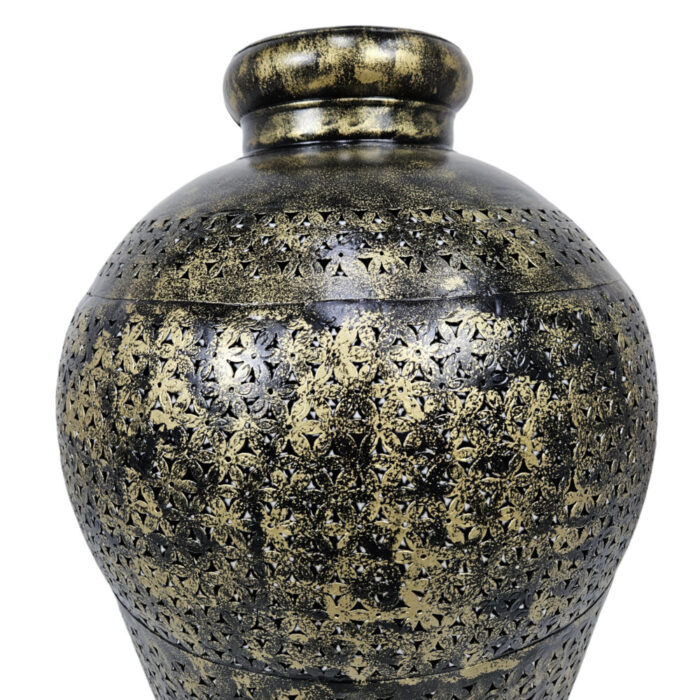 Iron-Floor-Standing-Lantern-Pot-Close-Up-Front.jpg