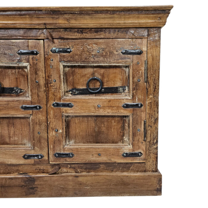 Kiyana-B-Sideboard-Close-Up.jpg