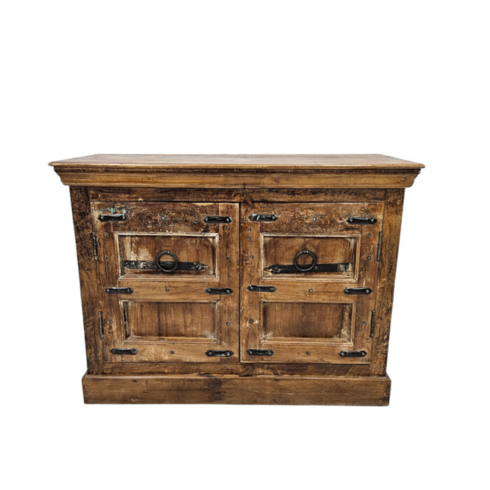 Kiyana-B-Sideboard-Front-Top.jpg