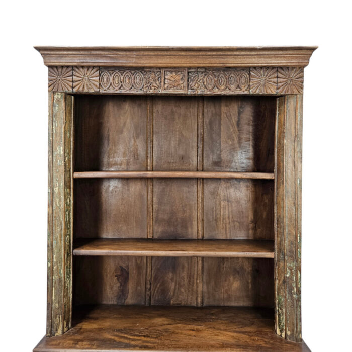 Veer-A-Open-Bookcase-Close.jpg