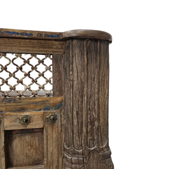 Wooden-Aji-Bar-Counter-Top-Close.jpg