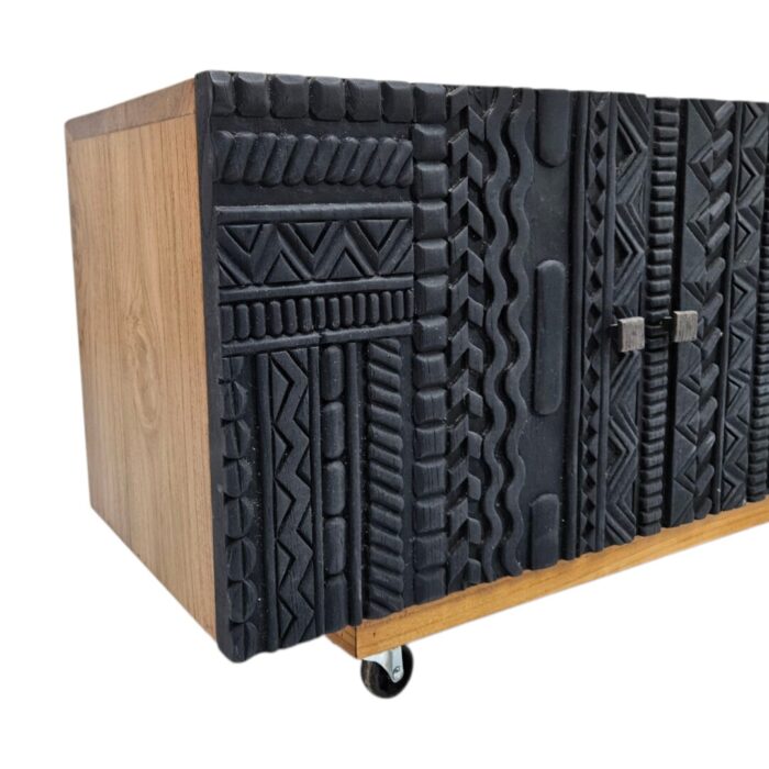 Abene Teak Carved Plasma Unit Close
