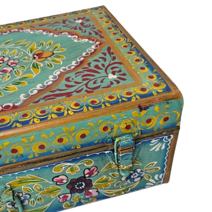 Iron Decor Trunk Floral KMM4558 Close