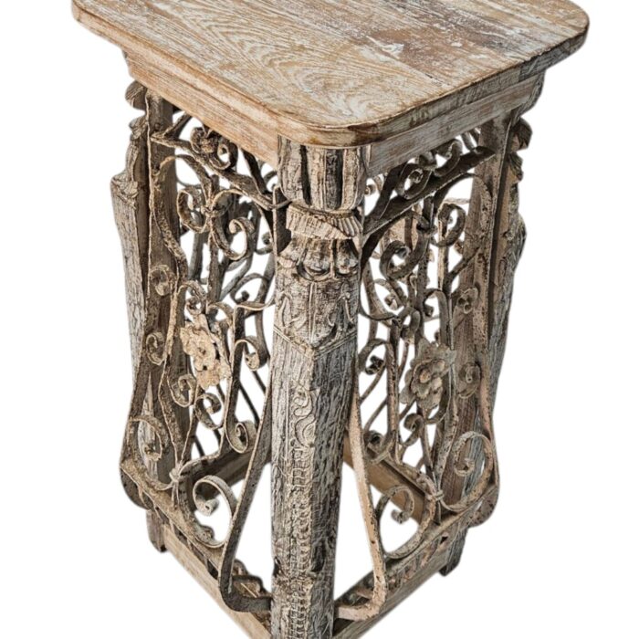 Jali Pedestal Wooden Top Close Top