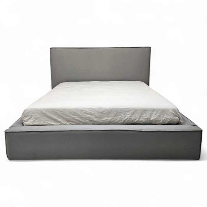 Lila Open Seam Bed