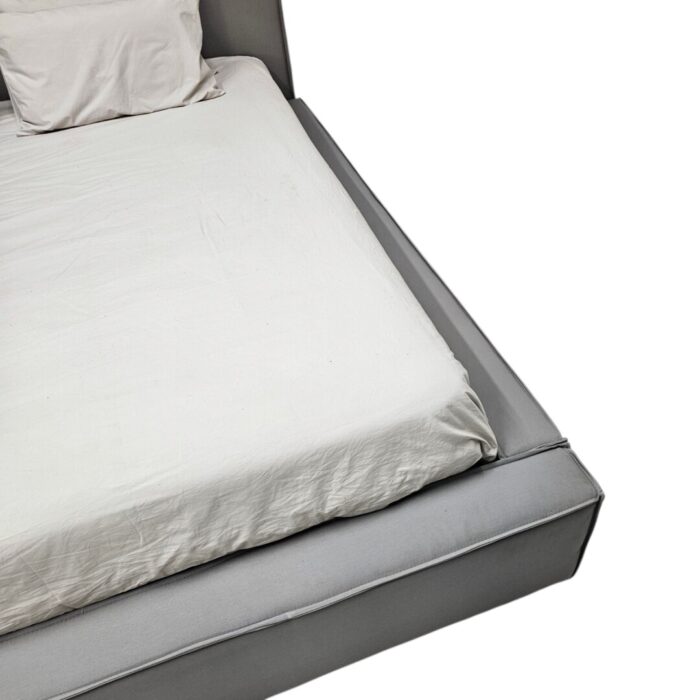 Lila Open Seam Bed