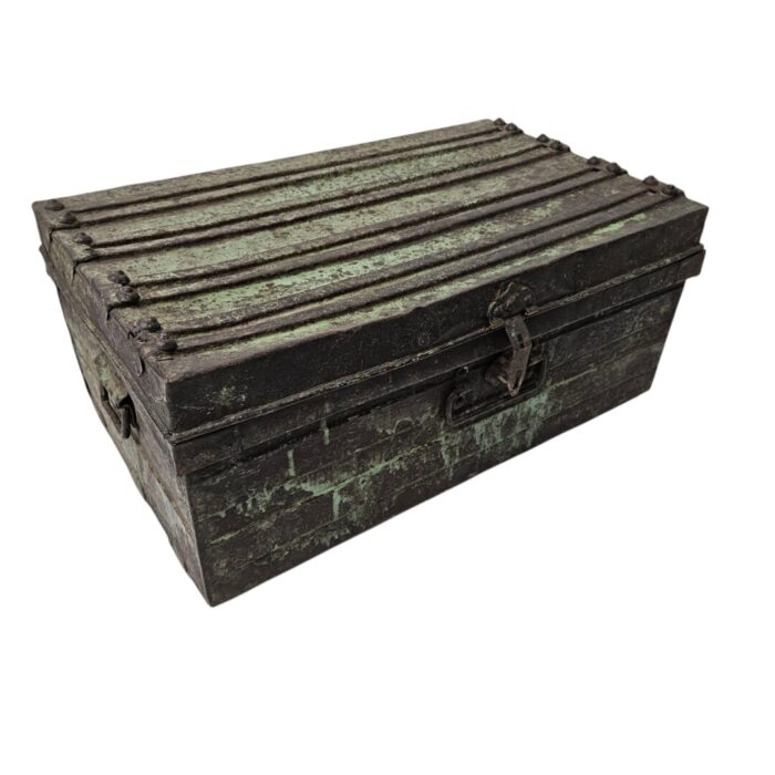 Metal Trunk Vintage Rust Close Top