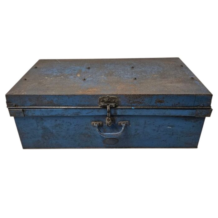 Vintage Blue Metal Trunk KMH6099B Top