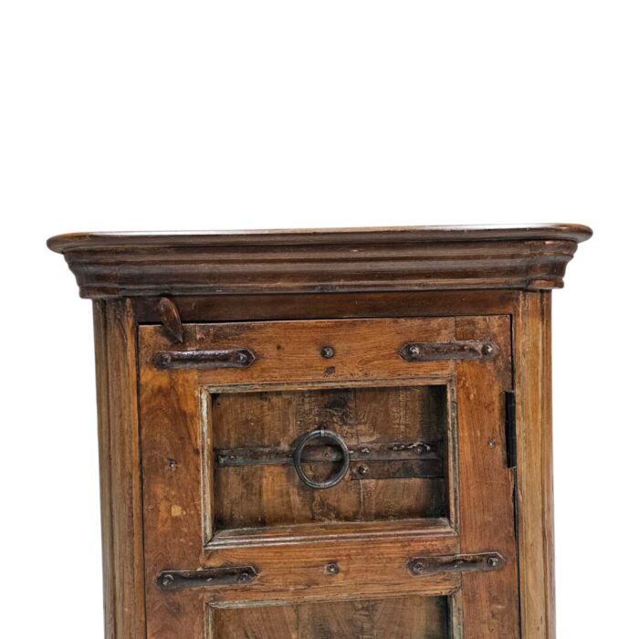 Raaz Bedside Pedestal Chunky KMF22072H Close