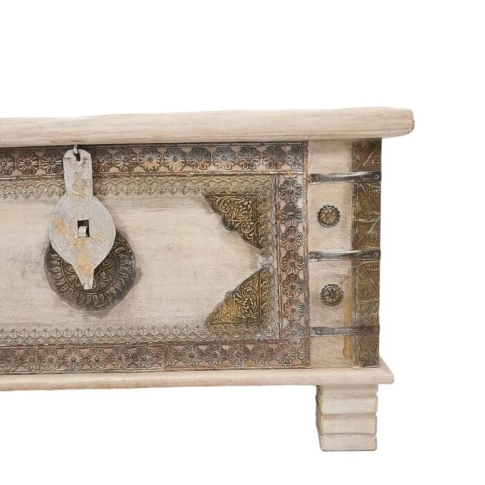 Cream Wooden Mirai Brass Storage Trunk_2 Cream Wooden Mirai Brass Storage Trunk_2