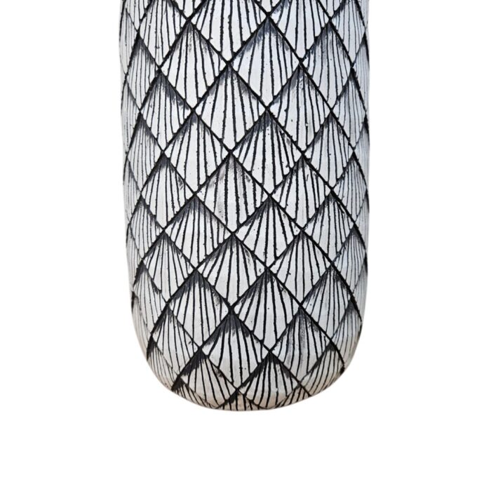 tall Dimond Lamp With Shade TWL1220 Bottom Close