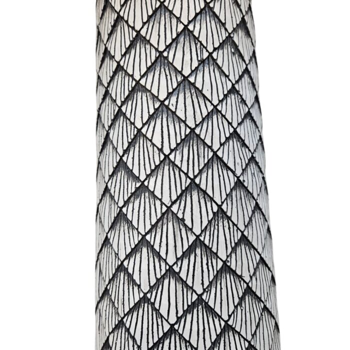 tall Dimond Lamp With Shade TWL1220 Mid Close