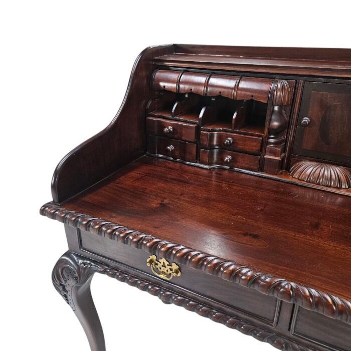 Chippendale Escritoire Desk BUA0233 Top Close Up View Chippendale Escritoire Desk BUA0233 Top Close Up View