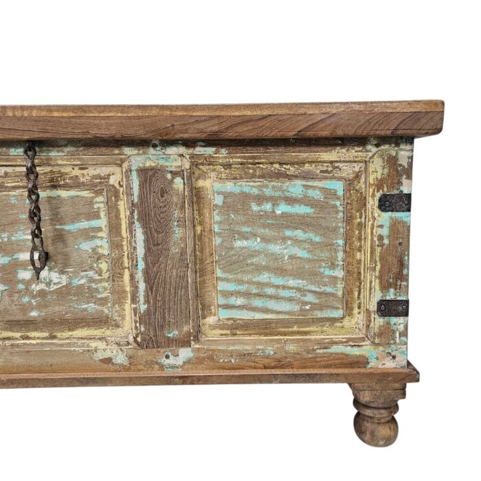 Aged Antique Coffee Table Trunk KMF25277 Close Up Side Aged Antique Coffee Table Trunk KMF25277 Close Up Side