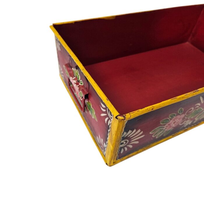 Lalu Metal Storage Tray KMH9075 Close Up Lalu Metal Storage Tray KMH9075 Close Up