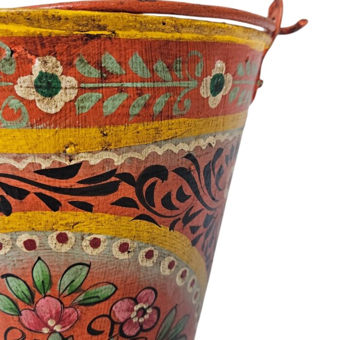 Painted Metal Bucket KMH9960B Close
