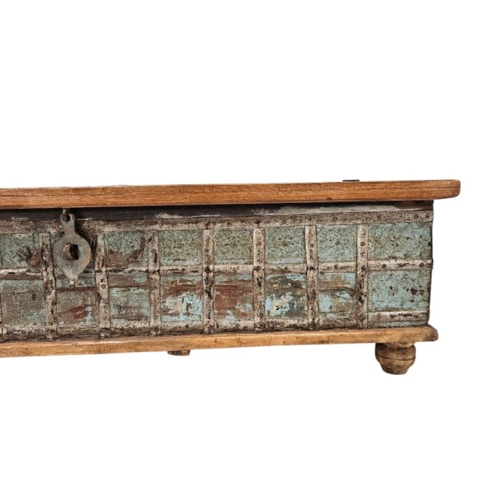 Pitara Coffee Table Trunk KMF25276 Close Pitara Coffee Table Trunk KMF25276 Close