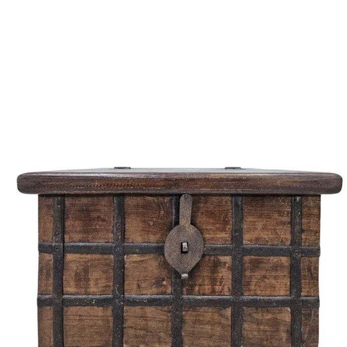 Pitara Trunk KMF23063 Close