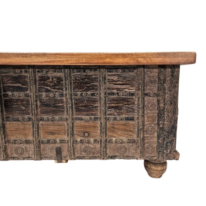 Trunk Coffee Table KMF25274D Close Side Trunk Coffee Table KMF25274D Close Side