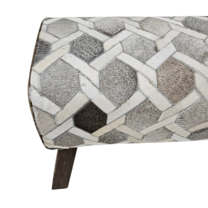 Diamond Hide Bench Main KMF3438 Close Up Diamond Hide Bench Main KMF3438 Close Up
