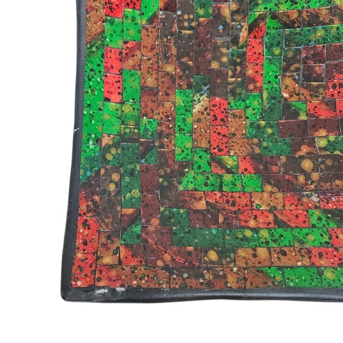 Red And Green YUB1500 Close Red And Green YUB1500 Close