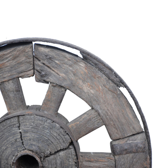 Decorative Wagon Wheel KMH9020 Close