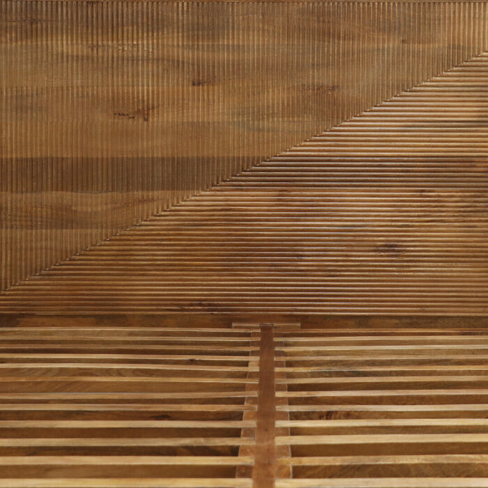 Arzo Wooden Carved Bed MCB9100 Close Up Arzo Wooden Carved Bed MCB9100 Close Up