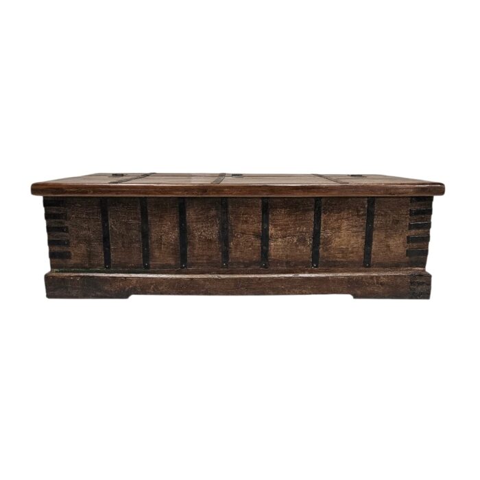 Old Coffee Table Trunk KMF25308C Front Old Coffee Table Trunk KMF25308C Front