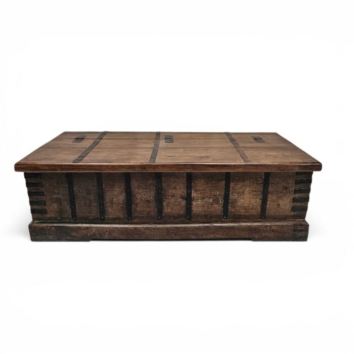 Old Coffee Table Trunk KMF25308C Main Old Coffee Table Trunk KMF25308C Main