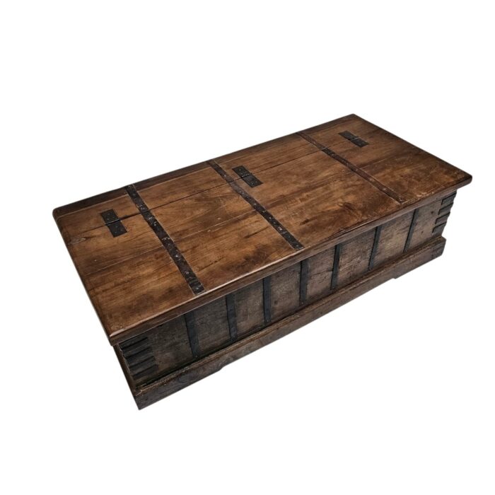 Old Coffee Table Trunk KMF25308C Side Old Coffee Table Trunk KMF25308C Side