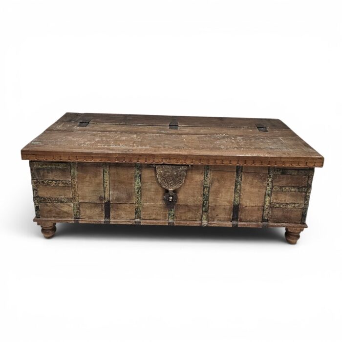 Old Trunk Coffee Table KMF25308AOld Trunk Coffee Table KMF25308A mAIN Old Trunk Coffee Table KMF25308AOld Trunk Coffee Table KMF25308A mAIN