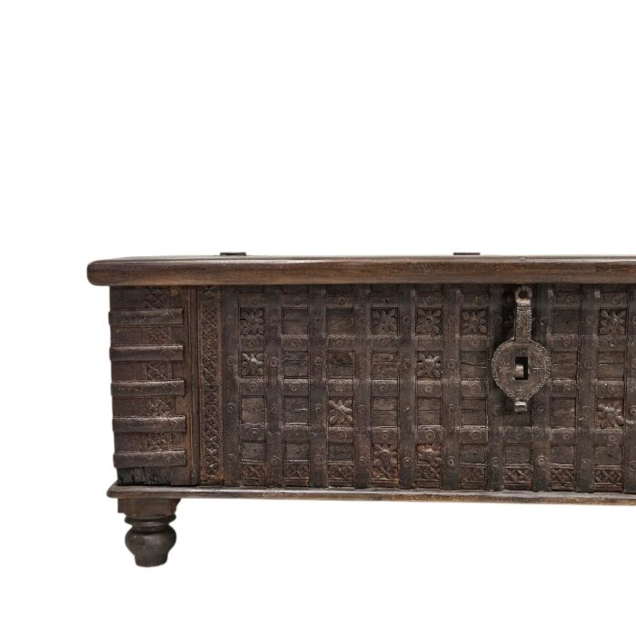 Pitara Coffee Table Trunk KMF25172D Close Up