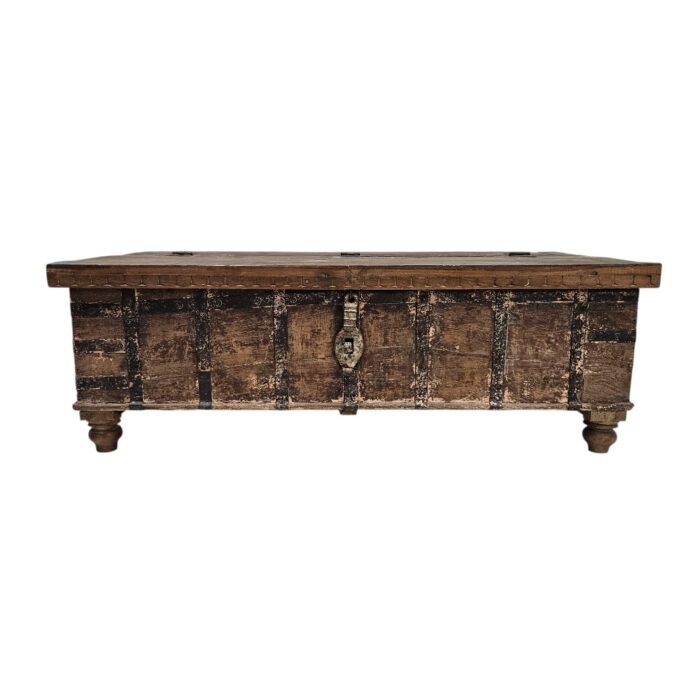 Trunk Old Coffee Table KMF25308 Trunk Old Coffee Table KMF25308