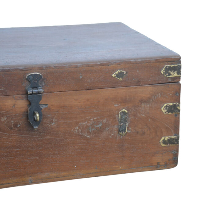 Wooden Storage Box Top Side KMF23077 Clsoe Up View Wooden Storage Box Top Side KMF23077 Clsoe Up View