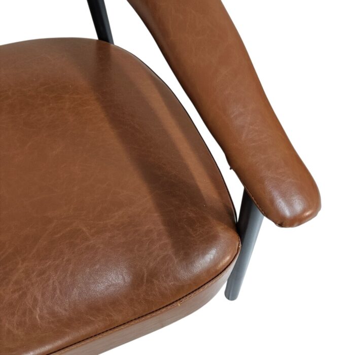 1Div Linden Occcasional Chair TDI1000 Close Top