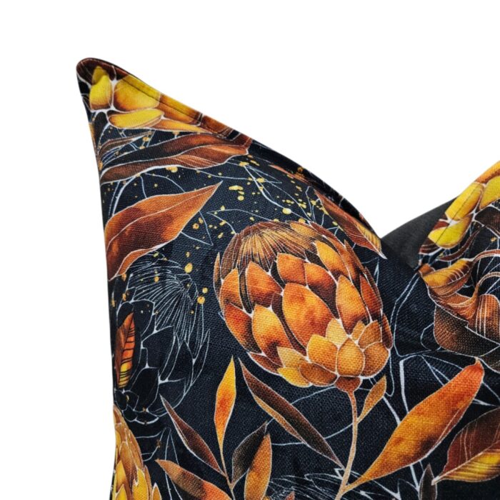 GRG0132 Scatter Cushion Close Up