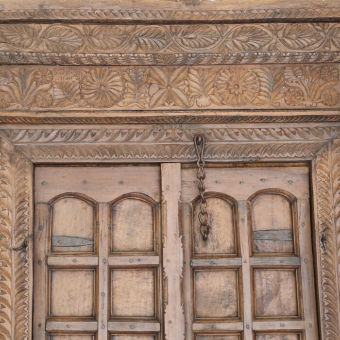 MCB9984 Authentic Old Wooden Door Close Up Front Top MCB9984 Authentic Old Wooden Door Close Up Front Top