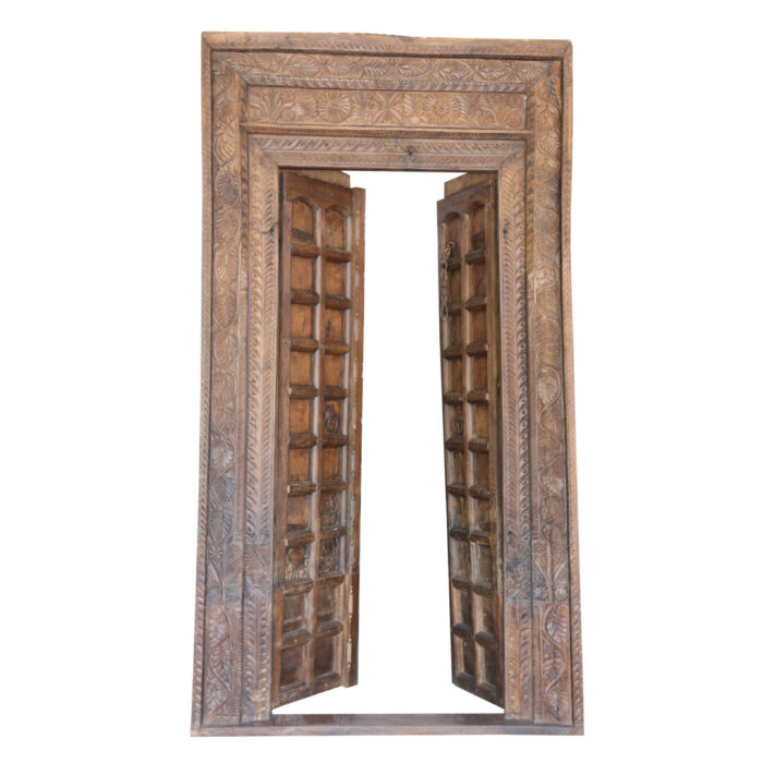 MCB9984 Authentic Old Wooden Door Full Open Front MCB9984 Authentic Old Wooden Door Full Open Front