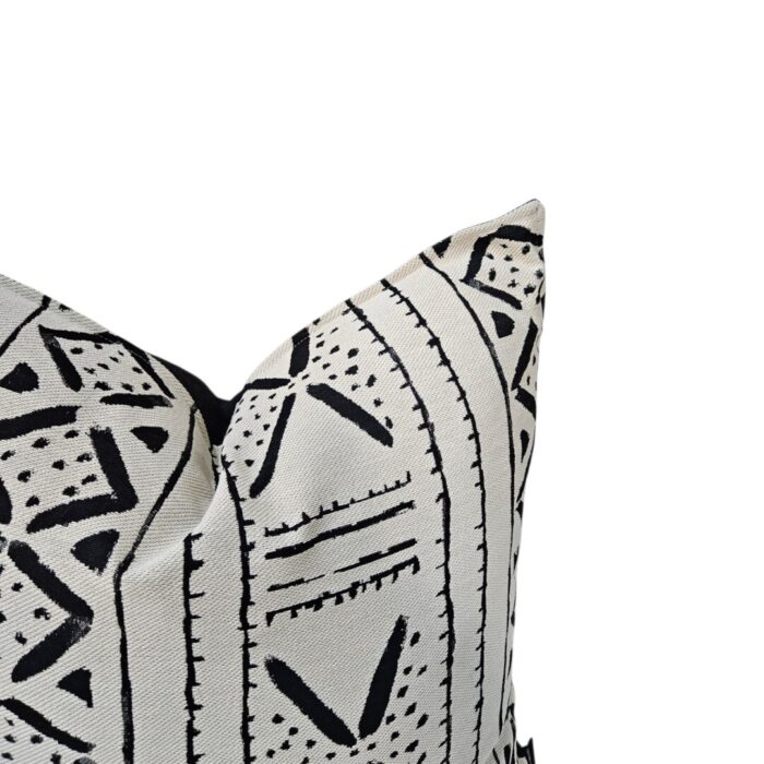 Tribal Black Scatter GRG0138 Close Up Tribal Black Scatter GRG0138 Close Up