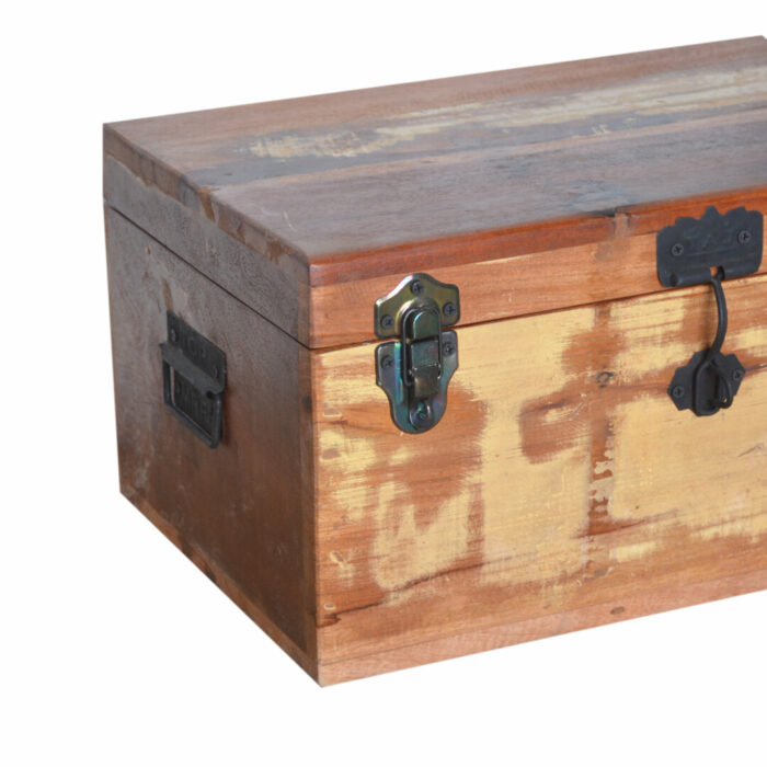 Wooden Decor Box KMH9136 Close Up View Wooden Decor Box KMH9136 Close Up View