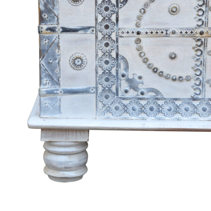 Lid hinge, detail